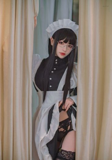 三个美妇跪着用嘴伺候高h