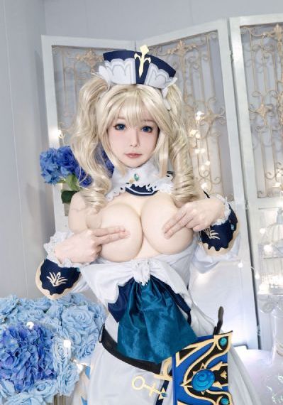 不扣钮扣的女孩