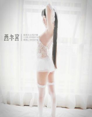 《漂亮的女邻居3》在线观看