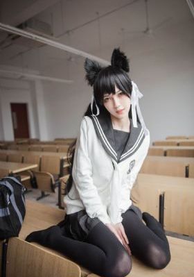 办公室撞击着旗袍美妇的肉体视频